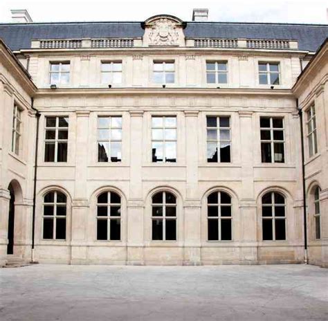 celine paris head office, 16 rue vivienne, paris